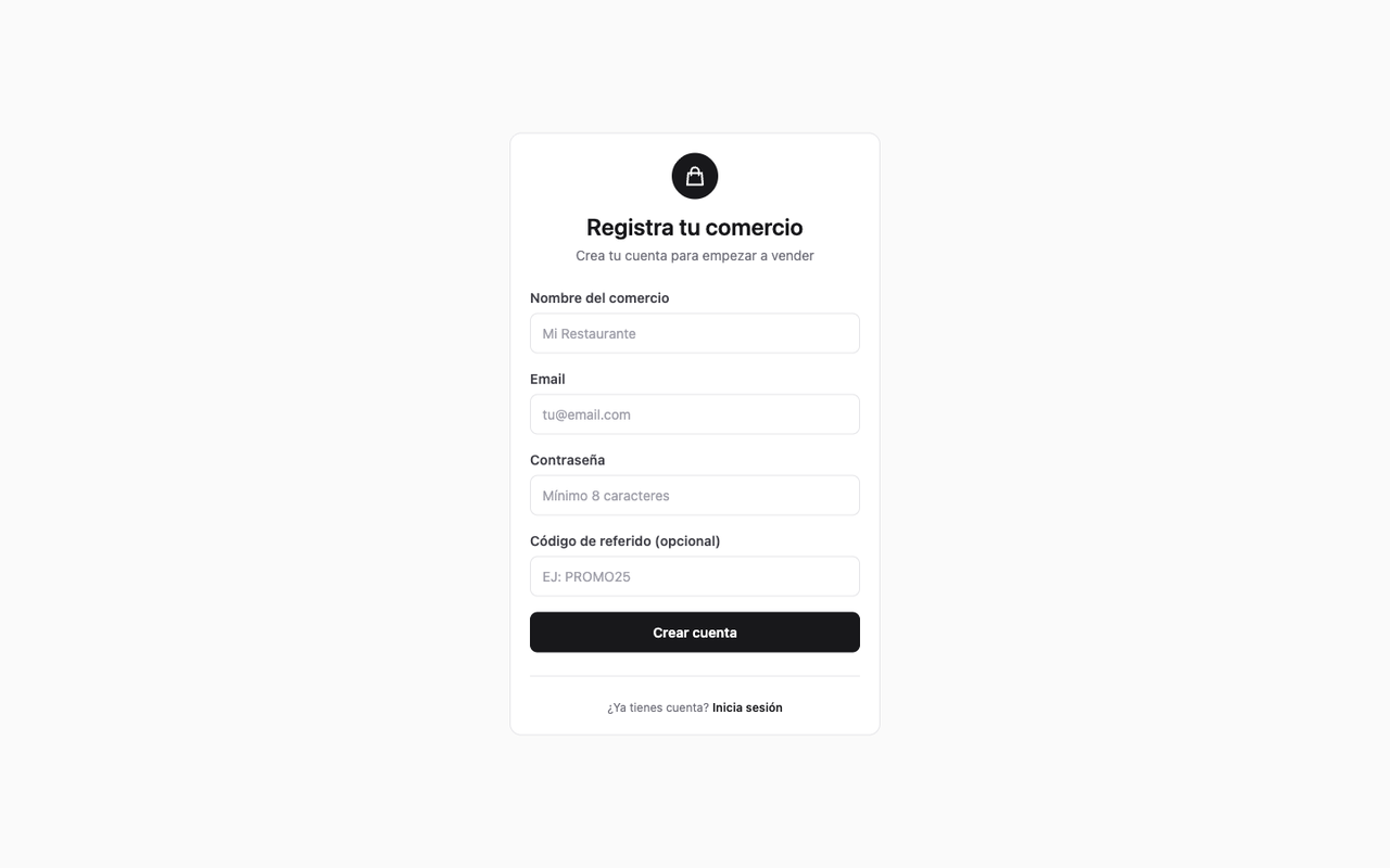 Formulario de registro con nombre del comercio, email, contraseña y el campo opcional de código de referido